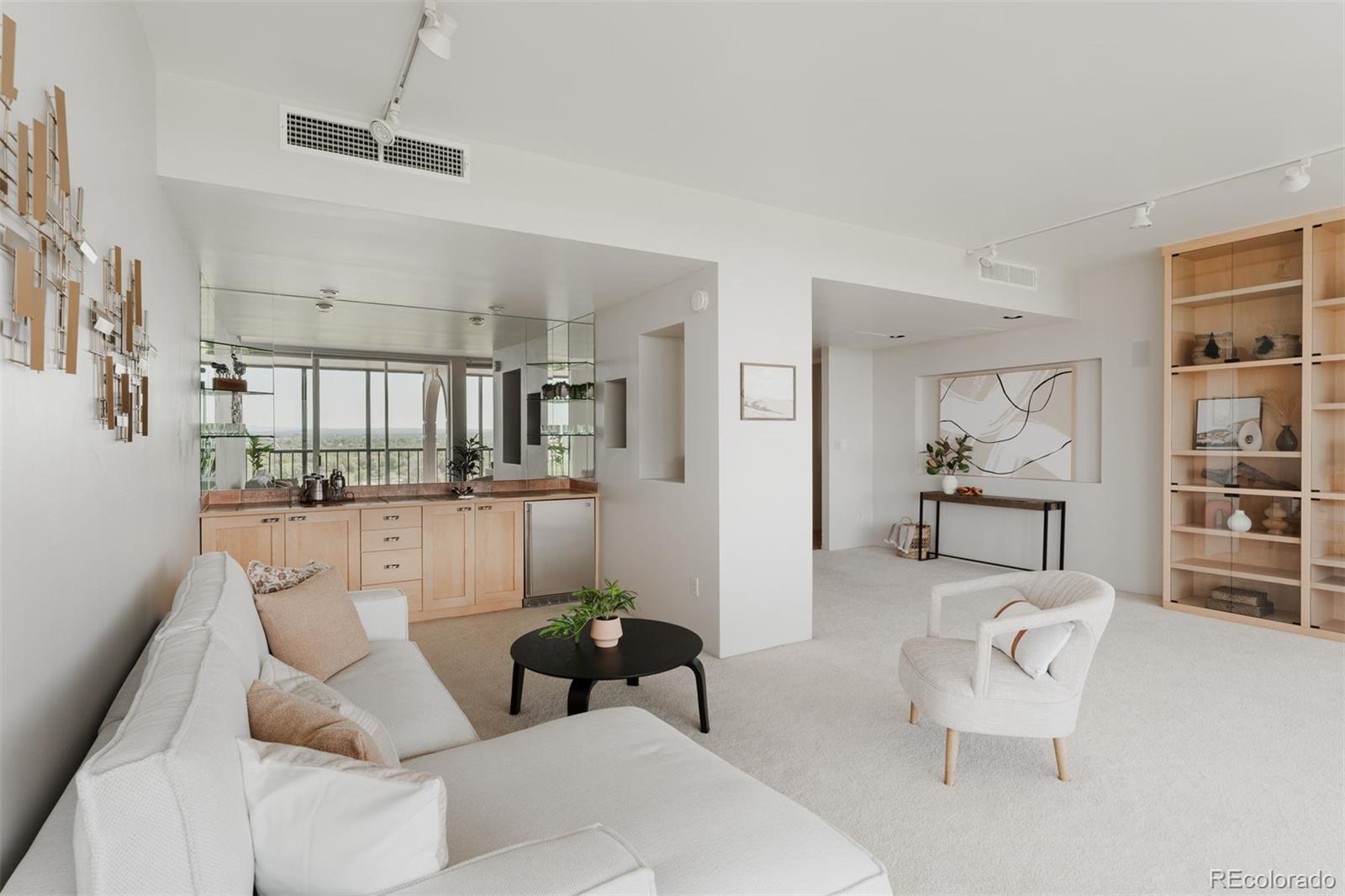 1201 N Williams Street Unit: 15A