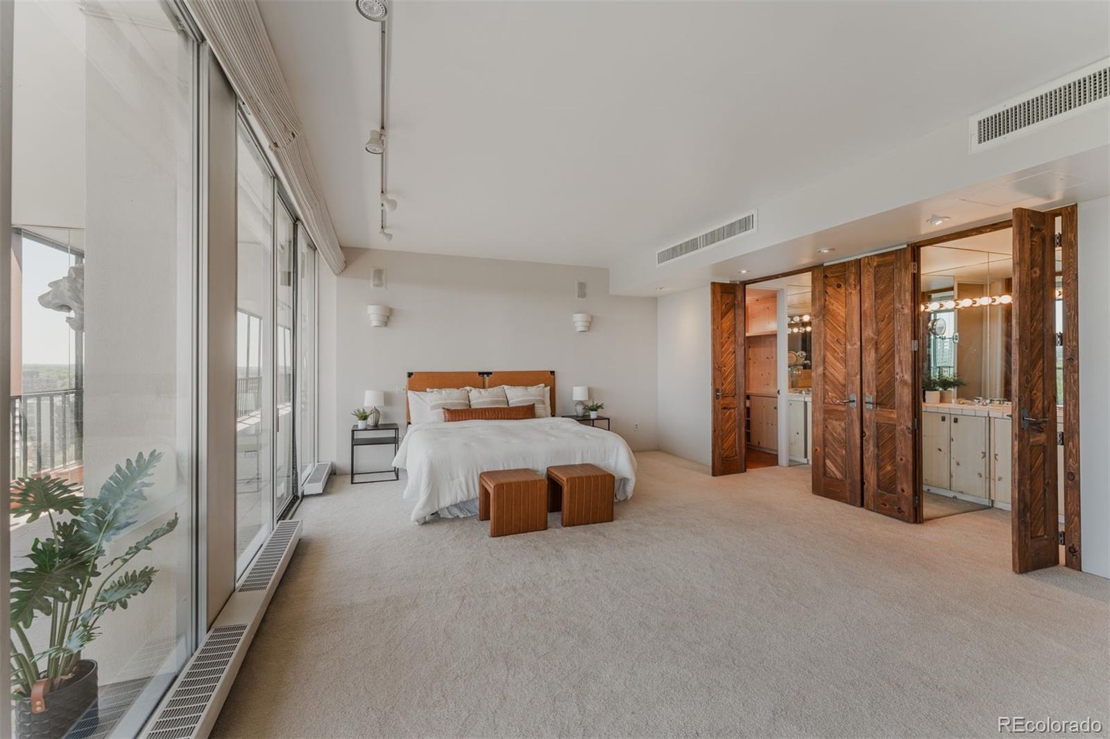 1201 N Williams Street Unit: 15A