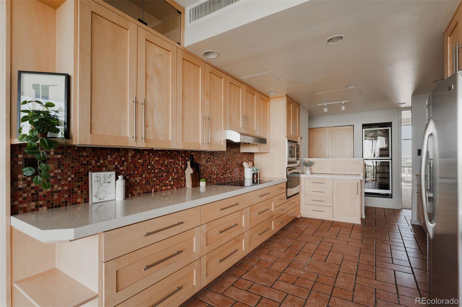 1201 N Williams Street Unit: 15A