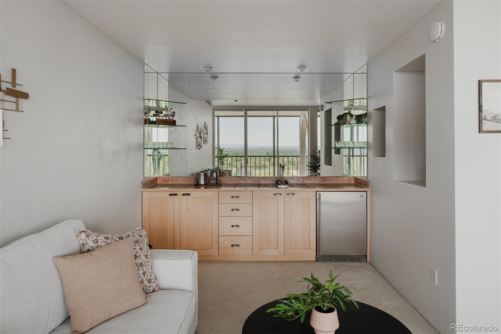 1201 N Williams Street Unit: 15A