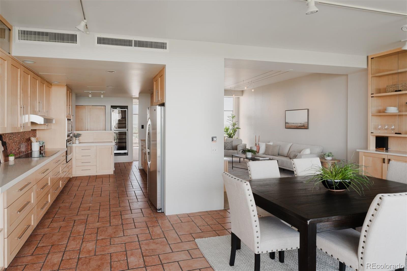 1201 N Williams Street Unit: 15A