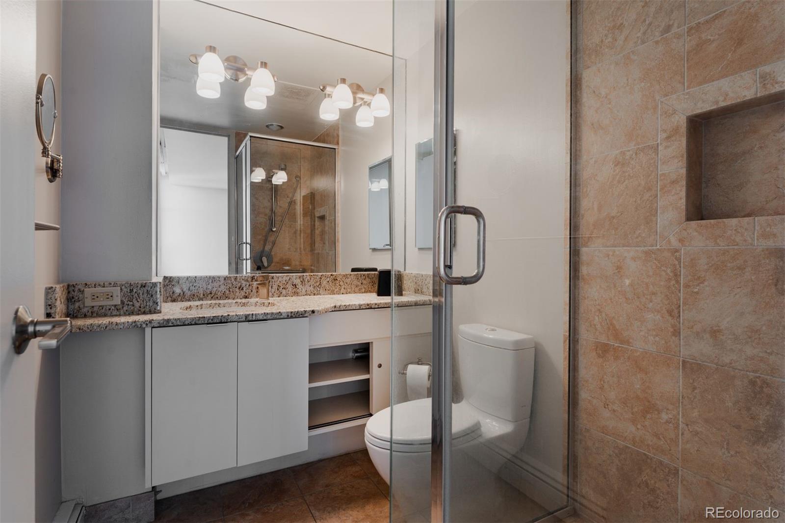 1201 N Williams Street Unit: 15A