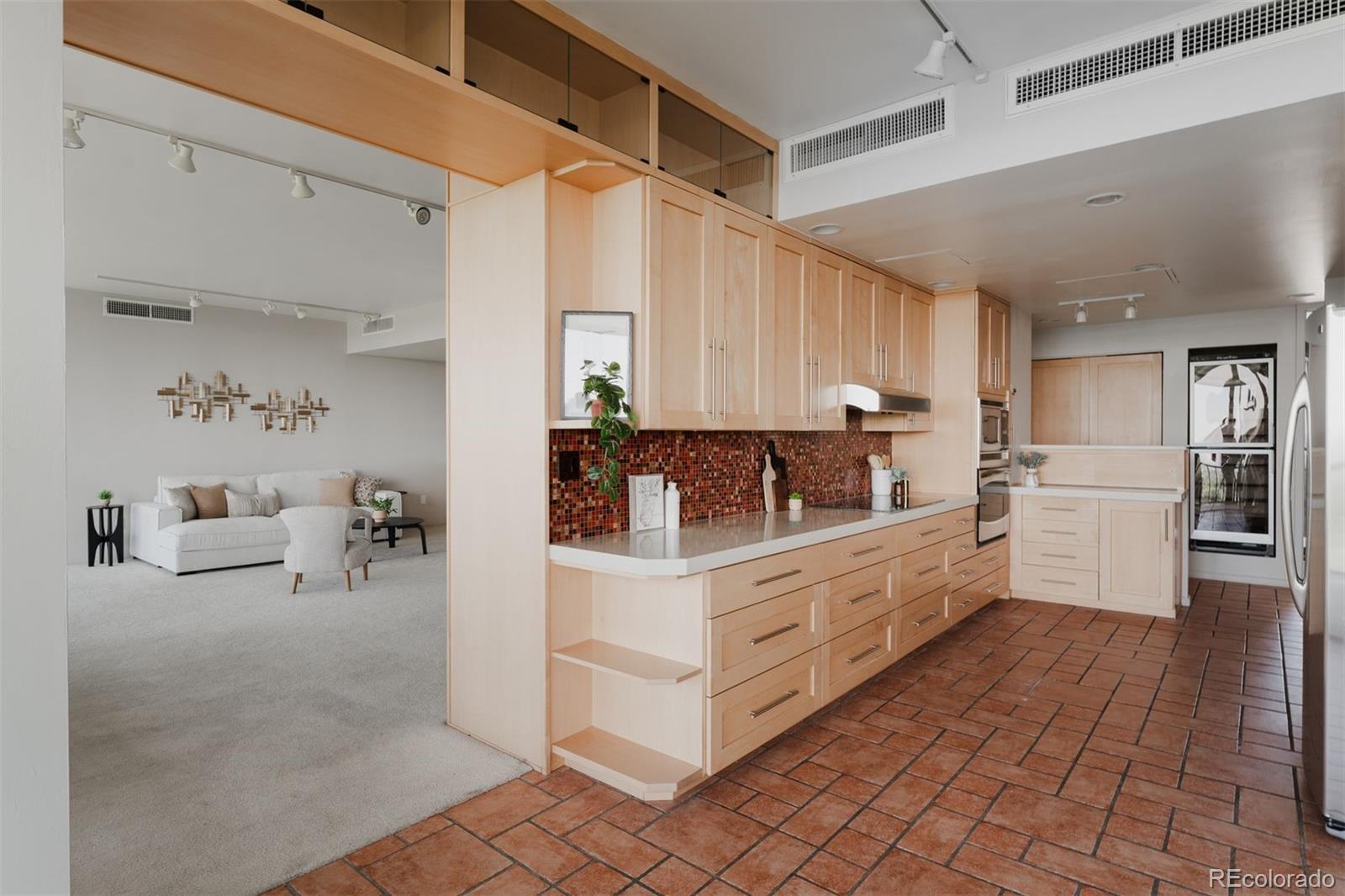 1201 N Williams Street Unit: 15A