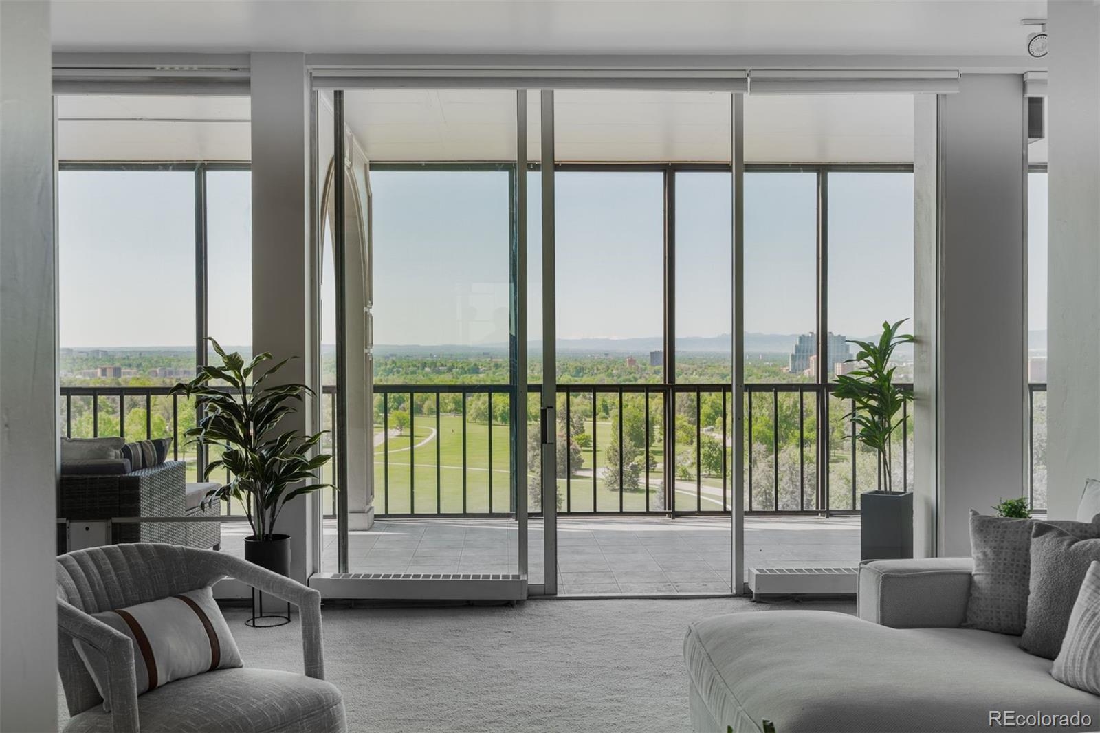 1201 N Williams Street Unit: 15A