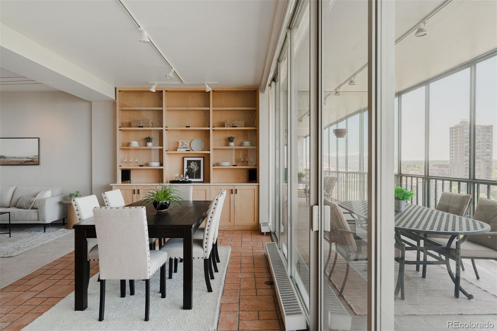 1201 N Williams Street Unit: 15A