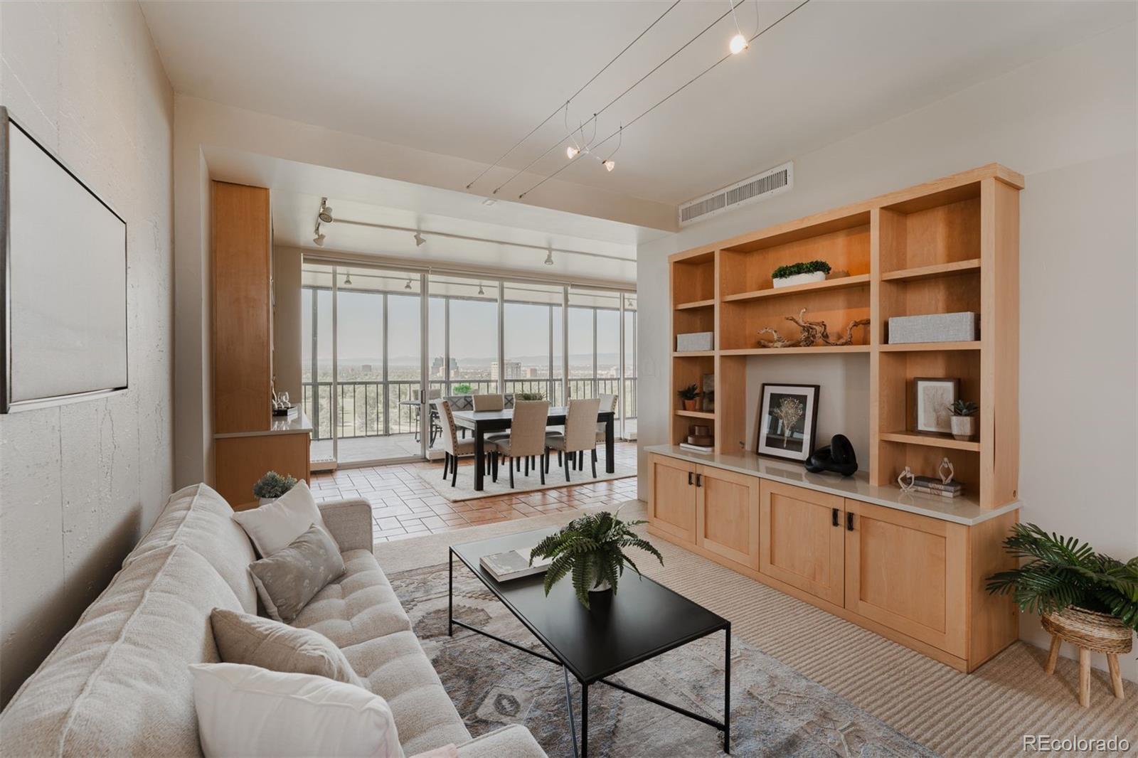 1201 N Williams Street Unit: 15A