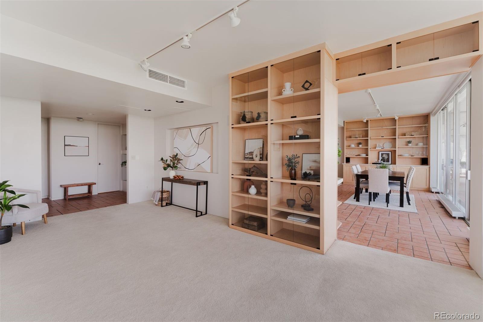 1201 N Williams Street Unit: 15A