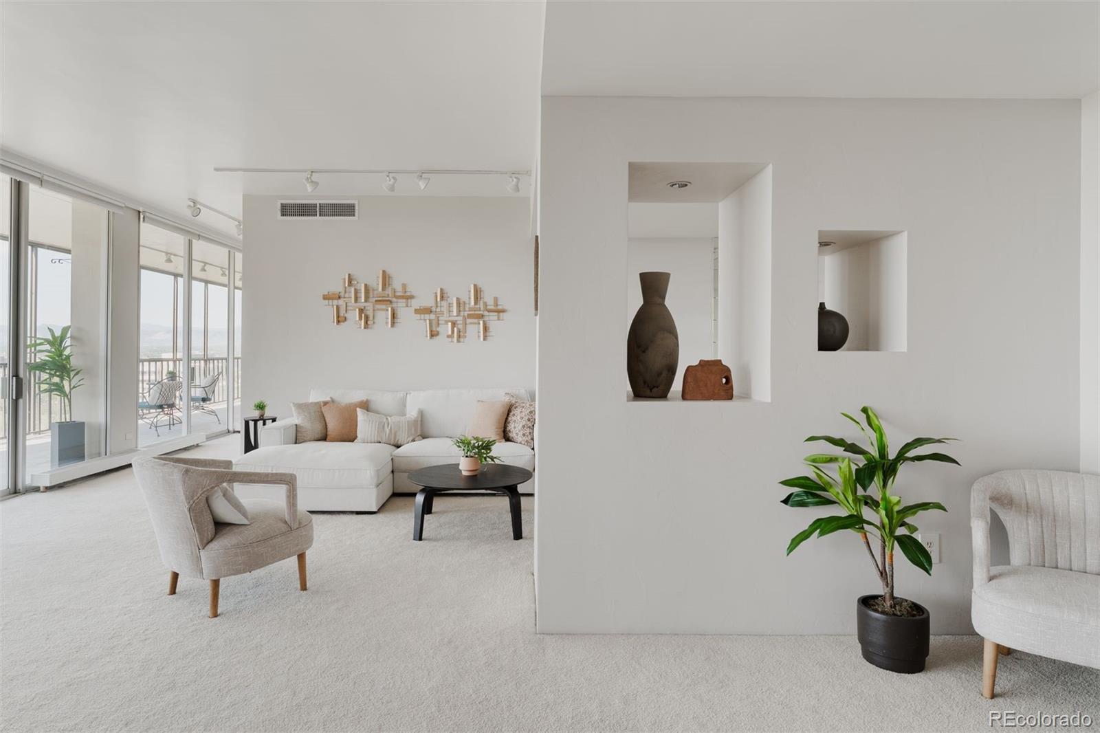 1201 N Williams Street Unit: 15A