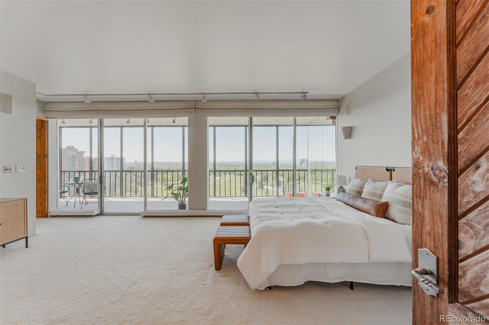 1201 N Williams Street Unit: 15A