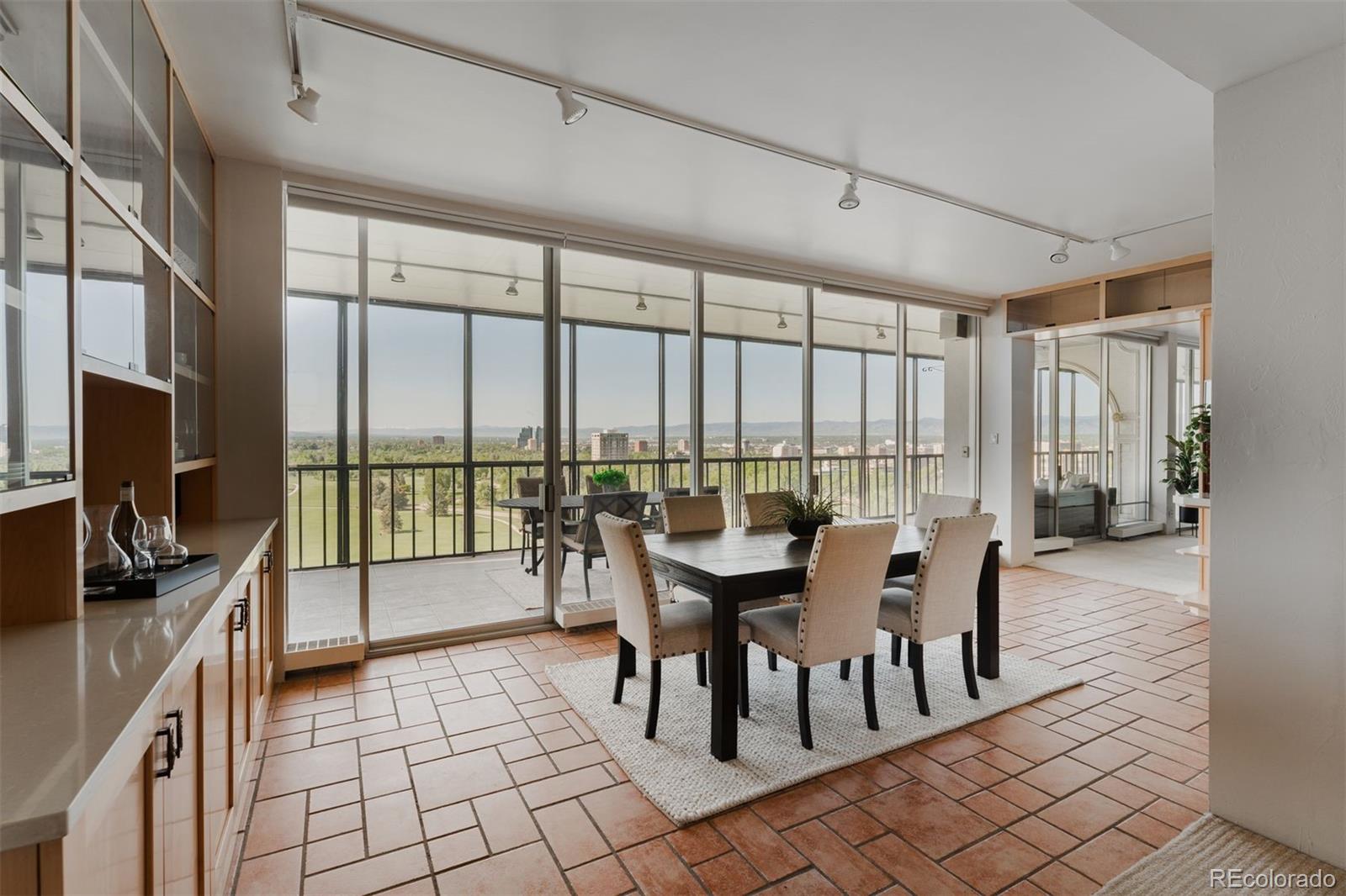 1201 N Williams Street Unit: 15A