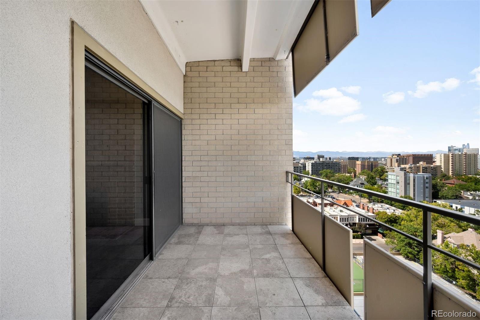 800 N Pearl Street Unit: 1211