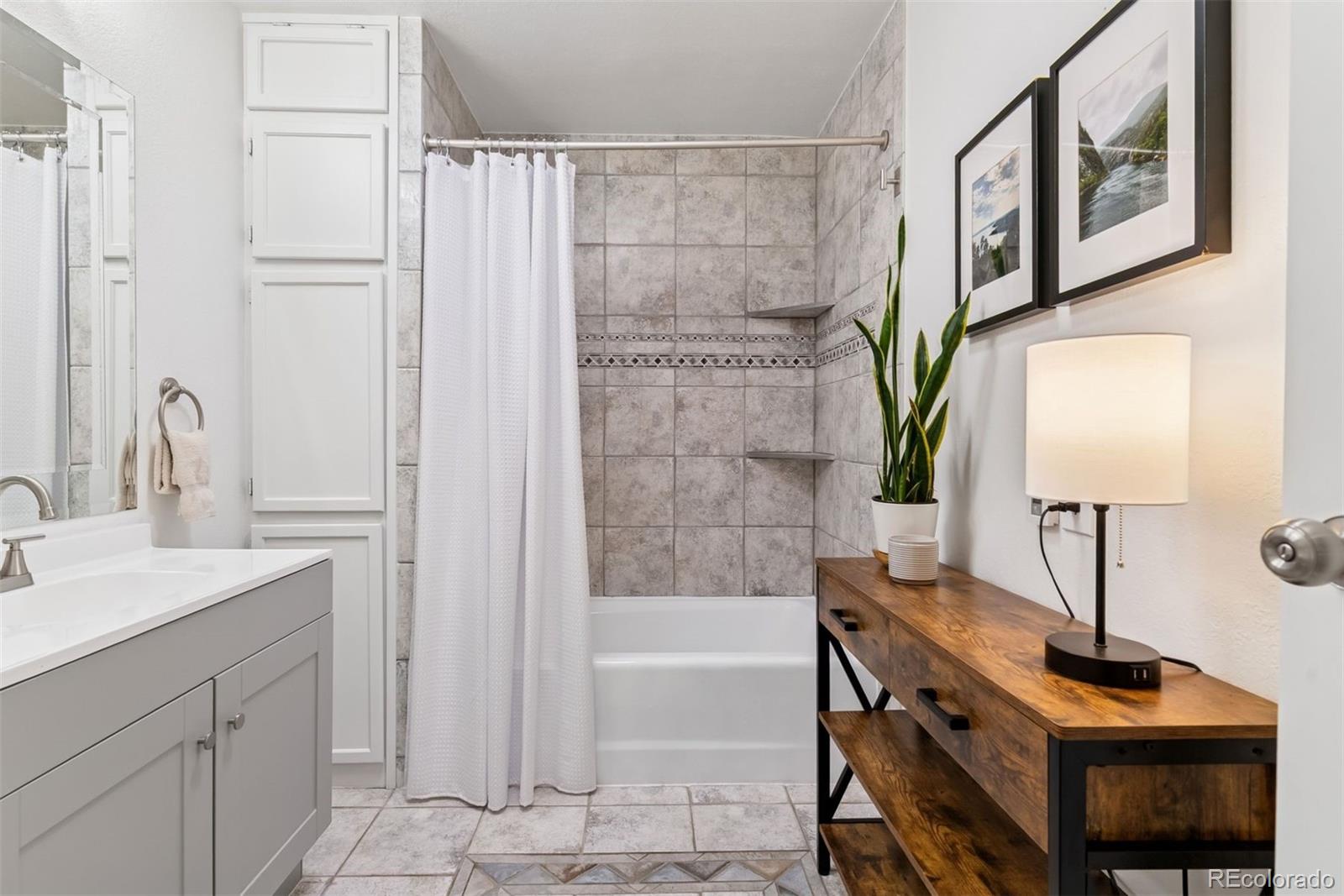 14582 Garfield Street