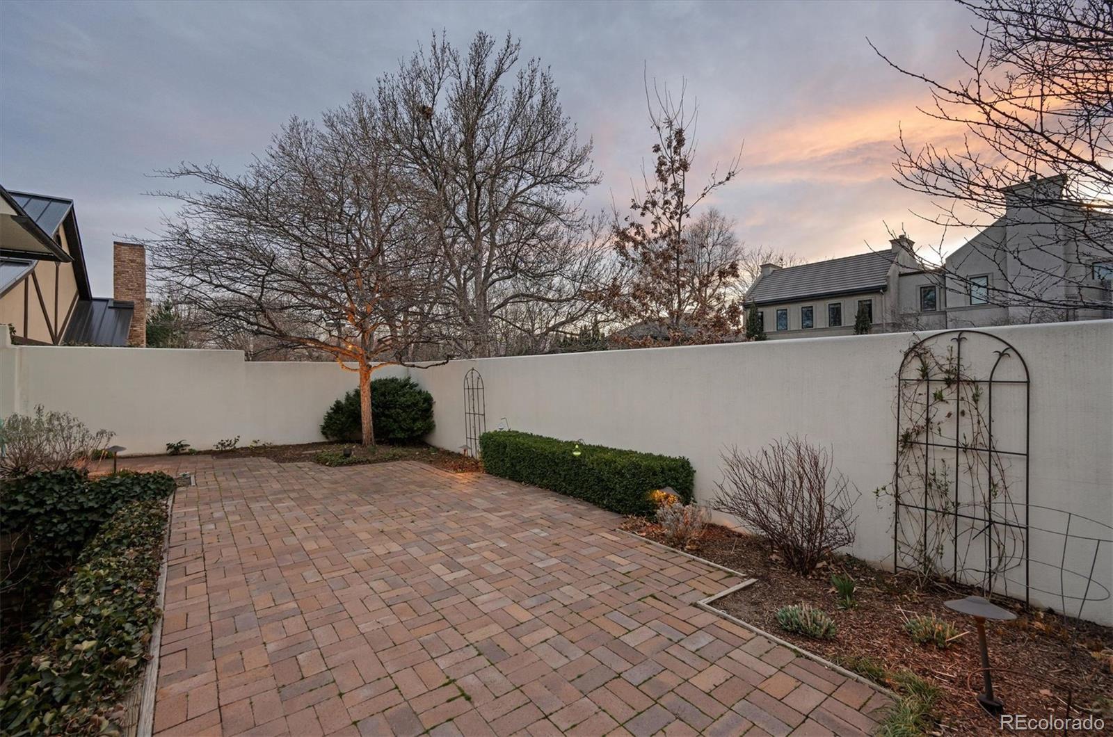 390 Saint Paul Street