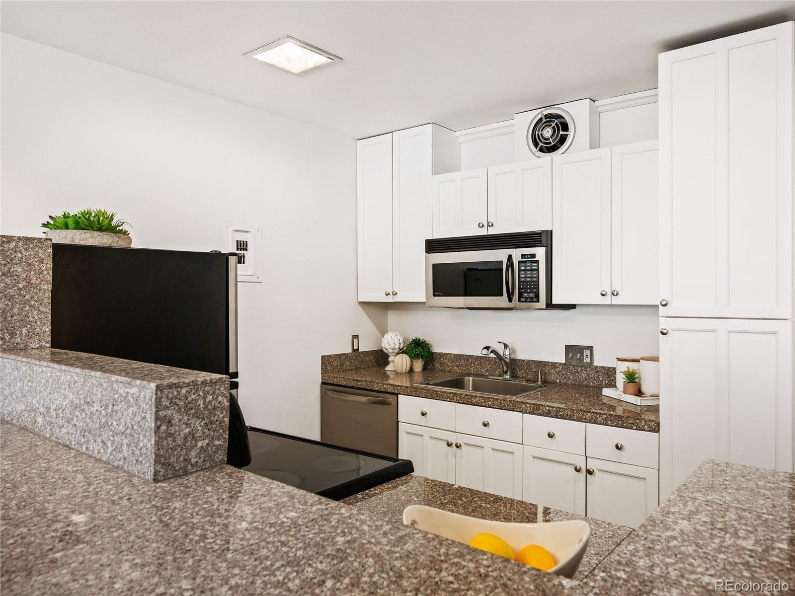 1050 N Corona Street Unit: 204