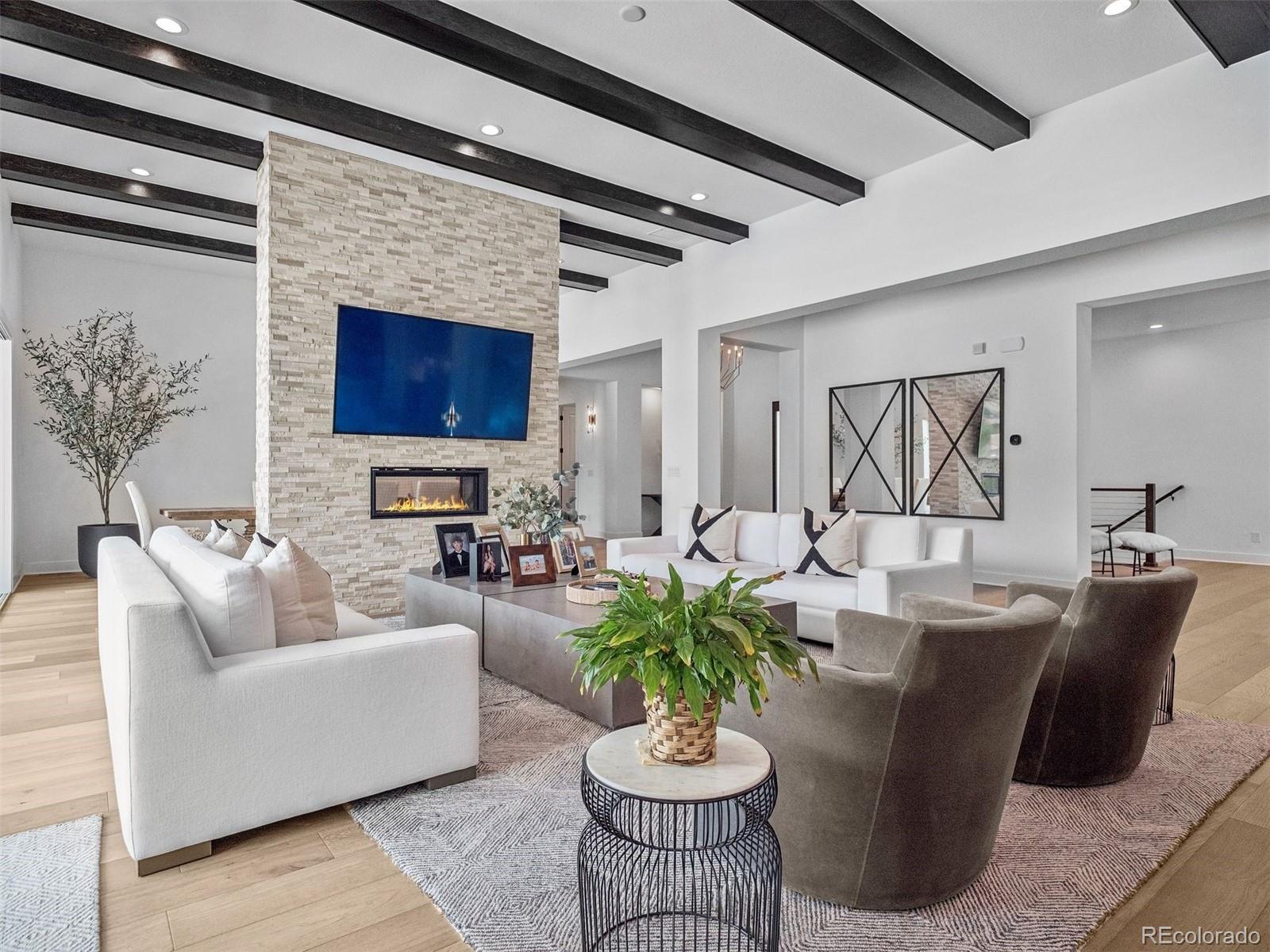 9676 Elizabeth Street