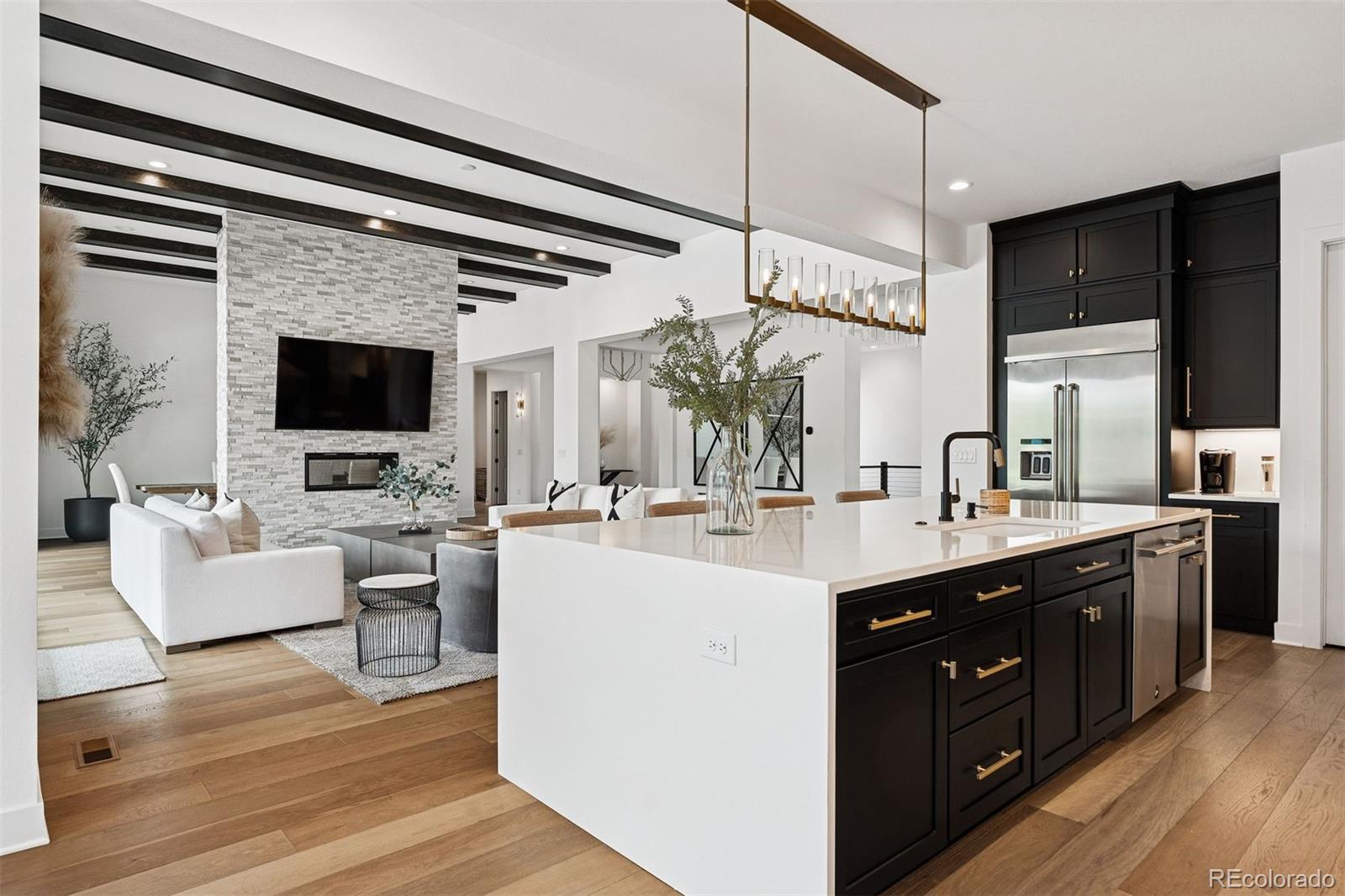 9676 Elizabeth Street