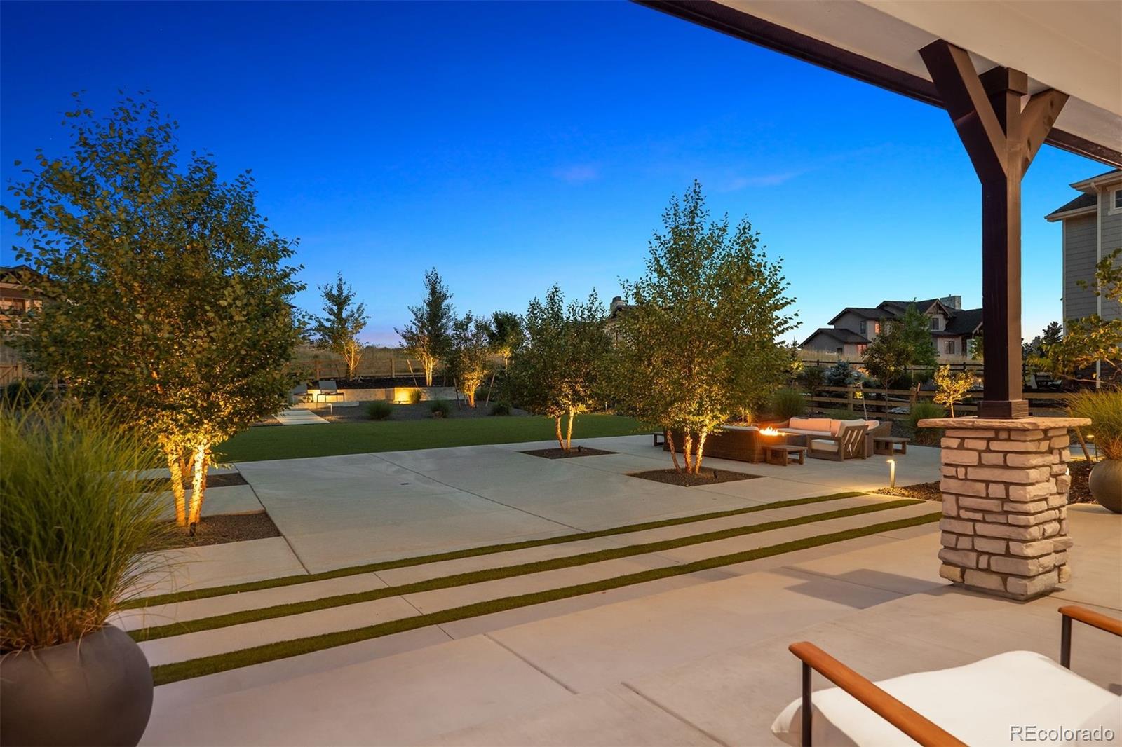 9676 Elizabeth Street