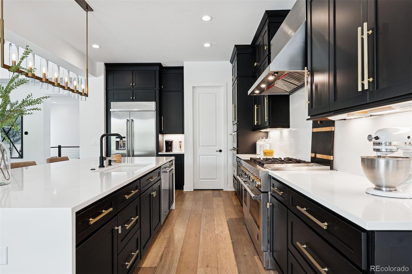 9676 Elizabeth Street