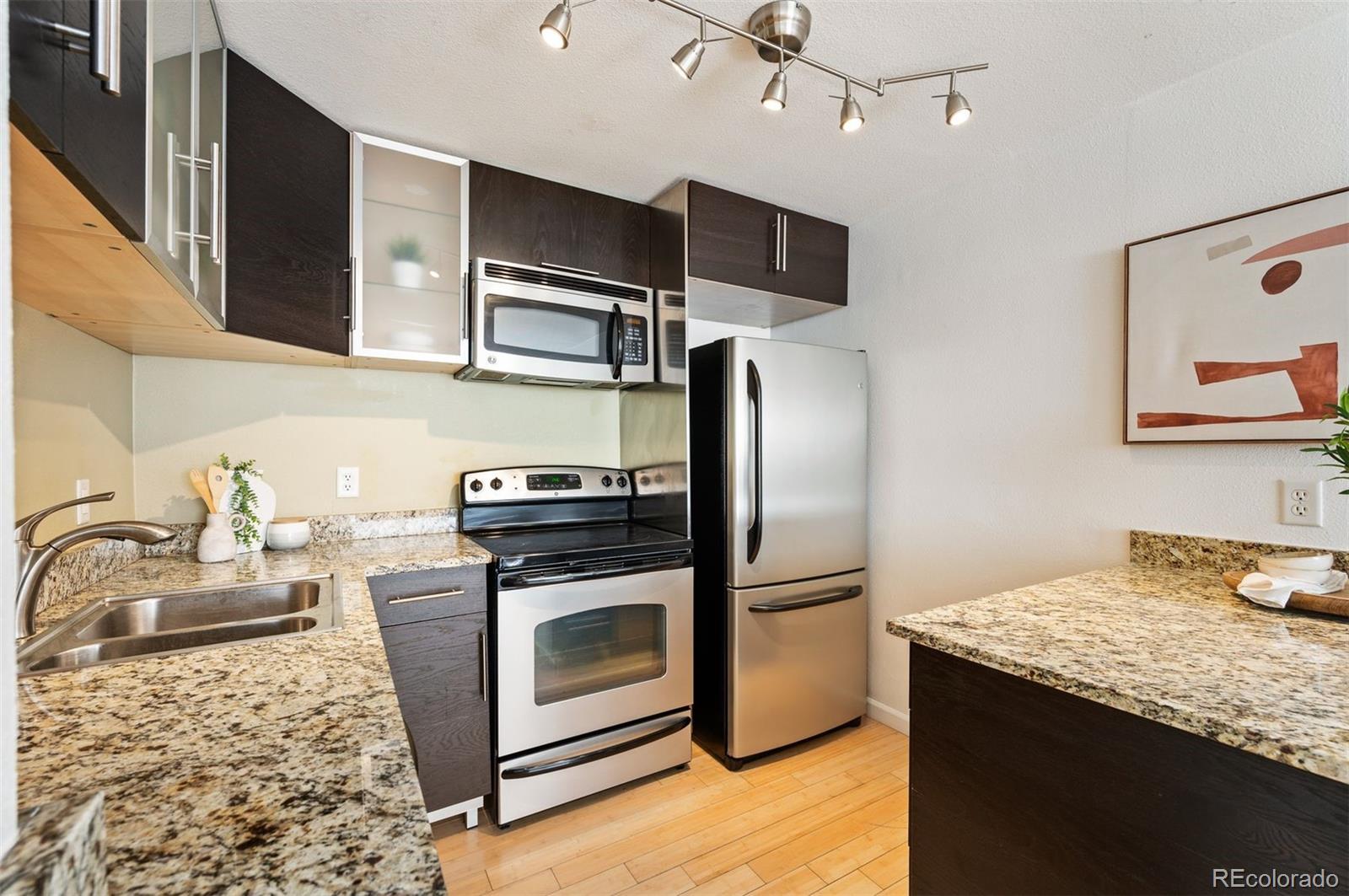 1032 N Clarkson Street Unit: 104