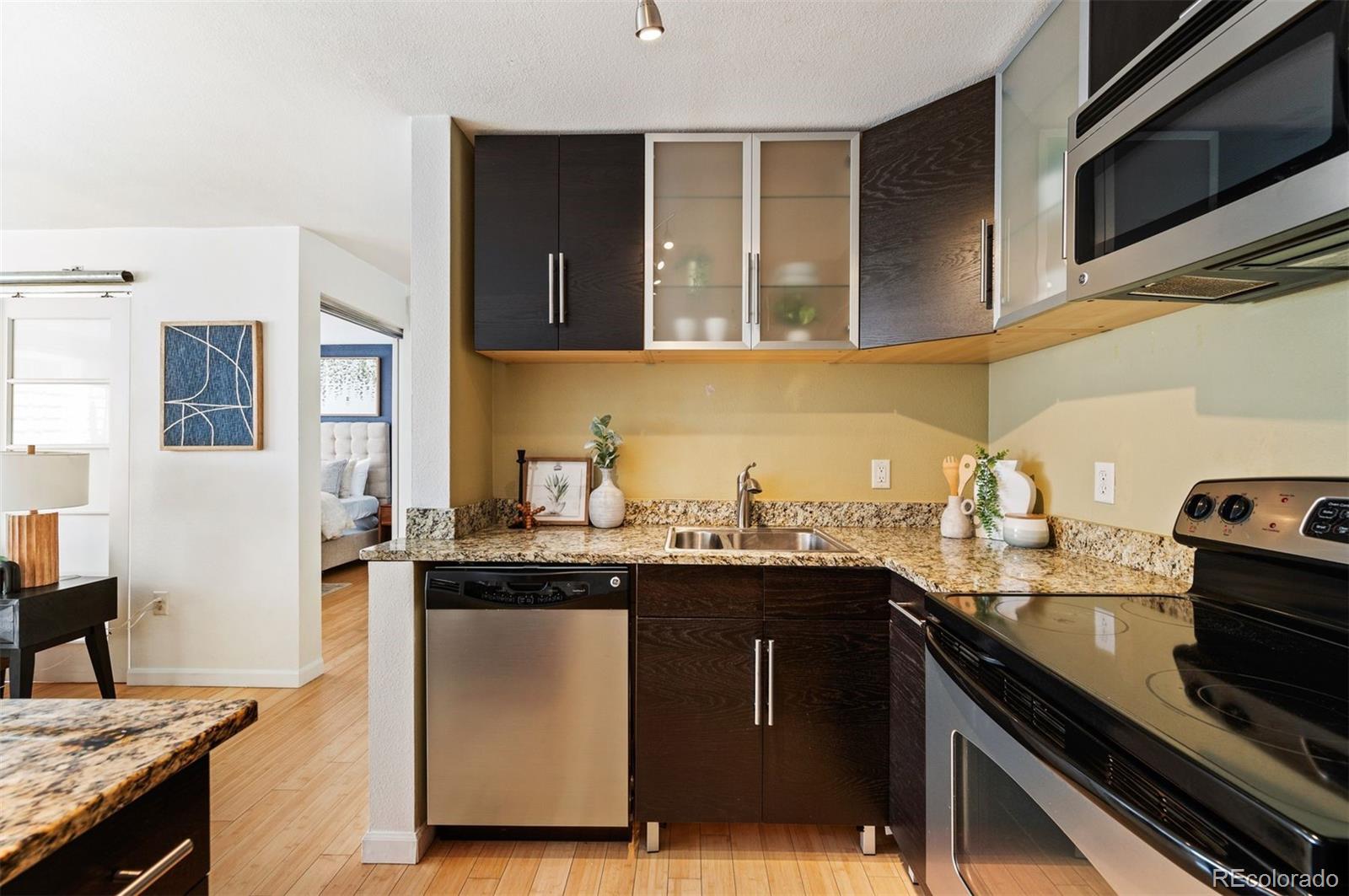 1032 N Clarkson Street Unit: 104