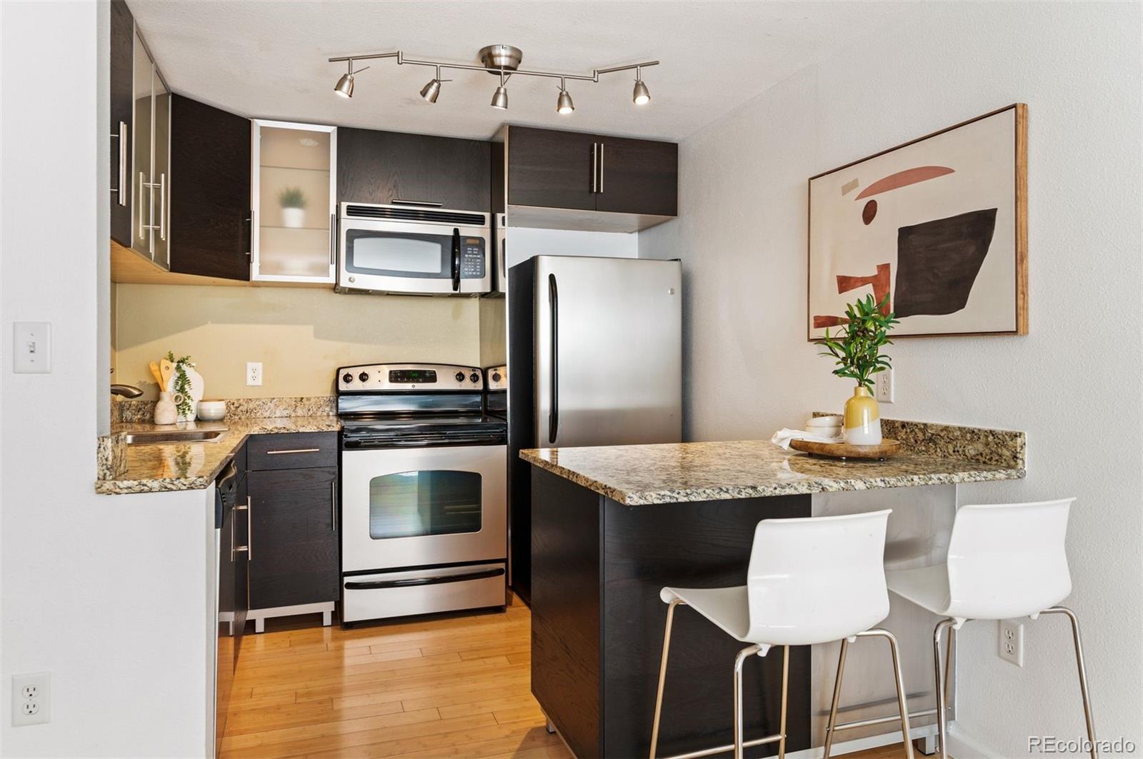 1032 N Clarkson Street Unit: 104