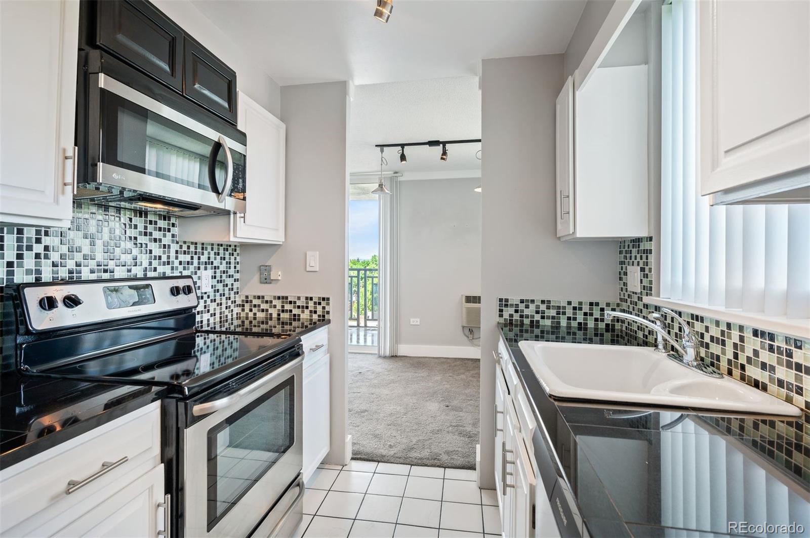 909 N Lafayette Street Unit: 702