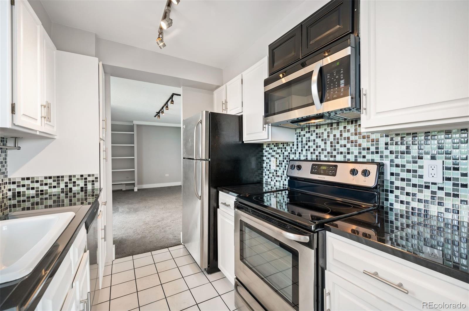 909 N Lafayette Street Unit: 702