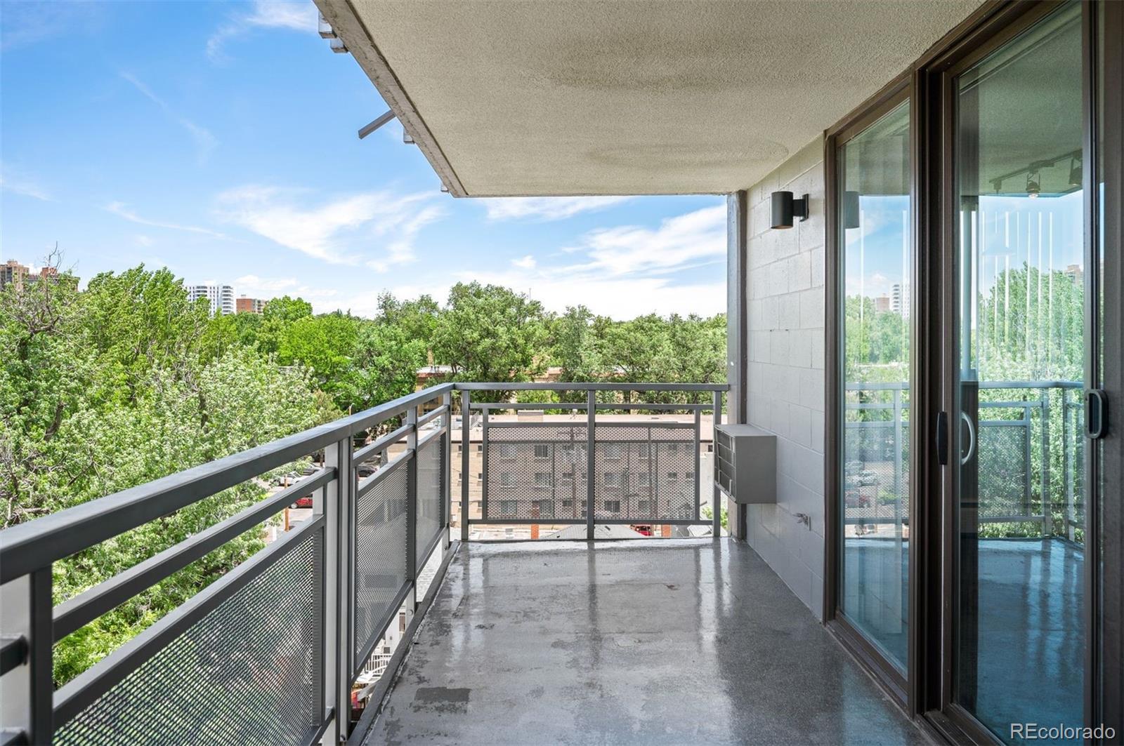 909 N Lafayette Street Unit: 702