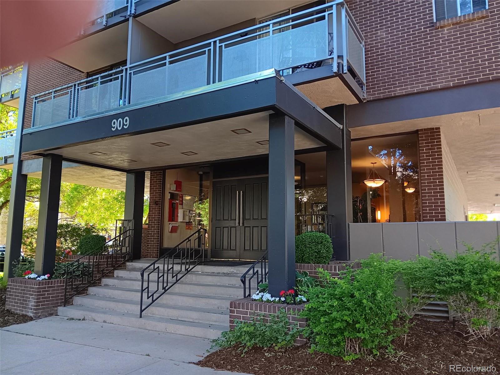 909 N Lafayette Street Unit: 702
