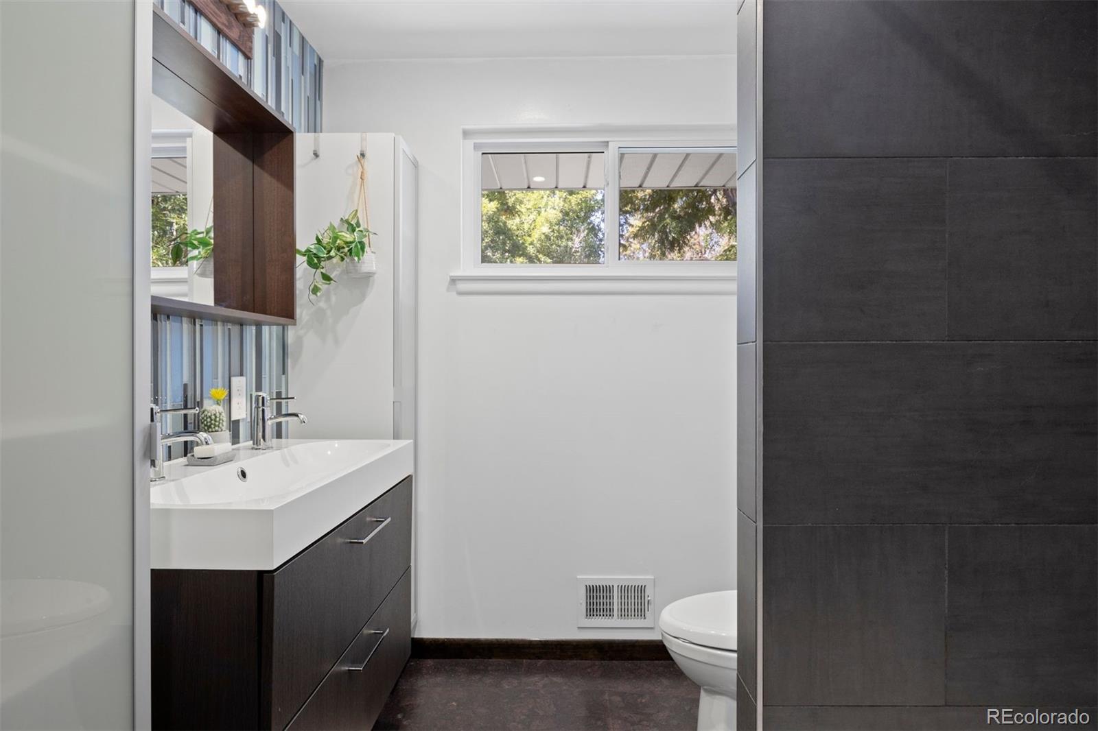 2710 S Lowell Boulevard