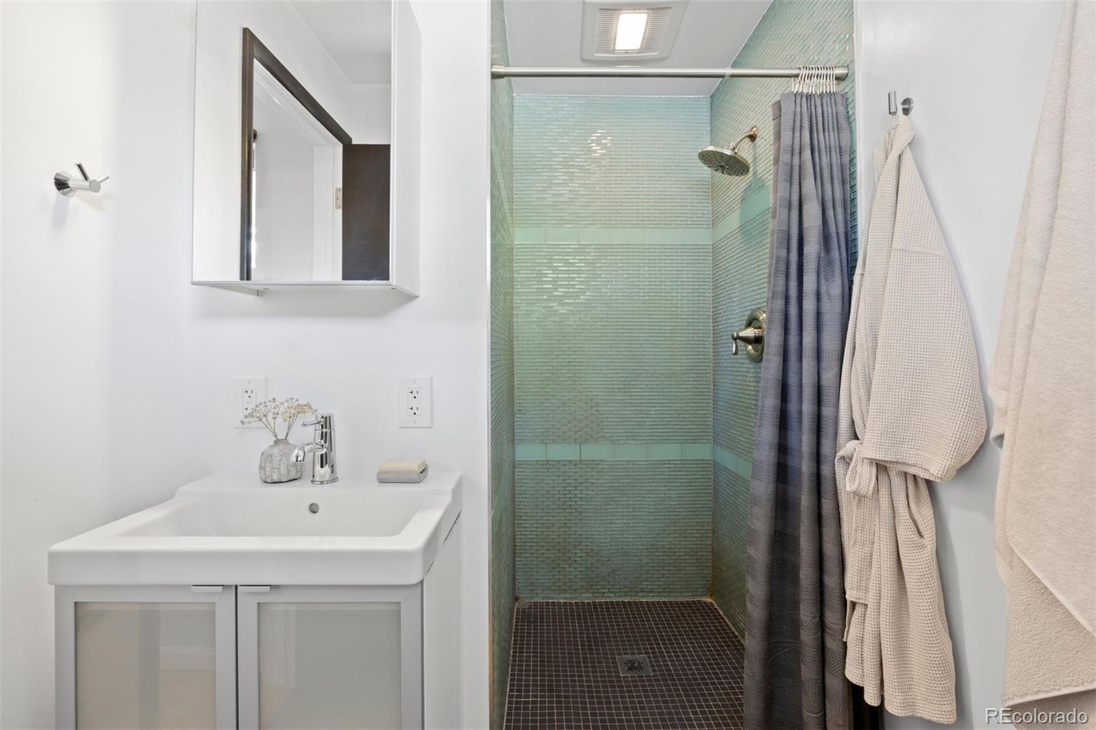 2710 S Lowell Boulevard