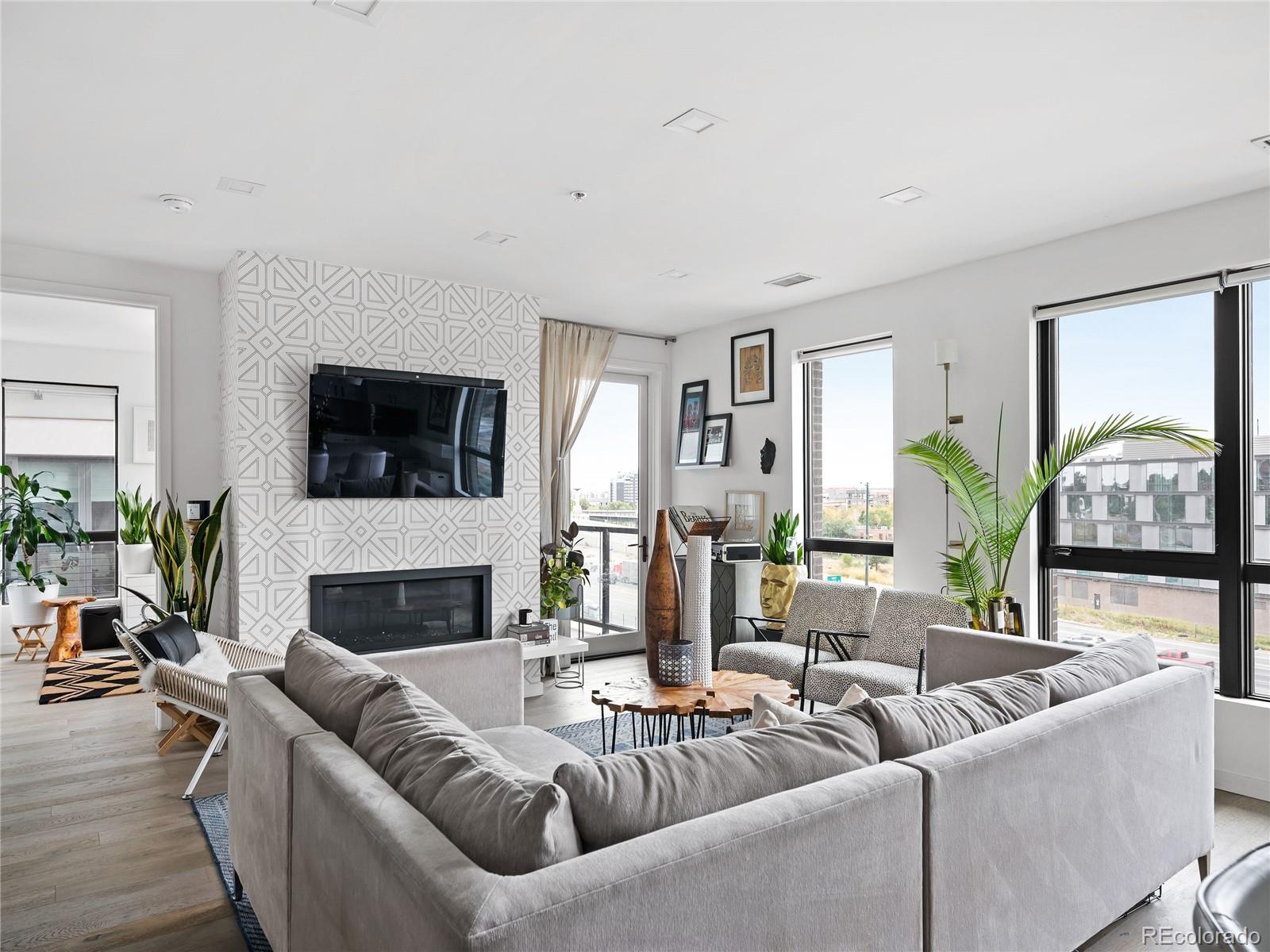 1735 Central Street Unit: 312