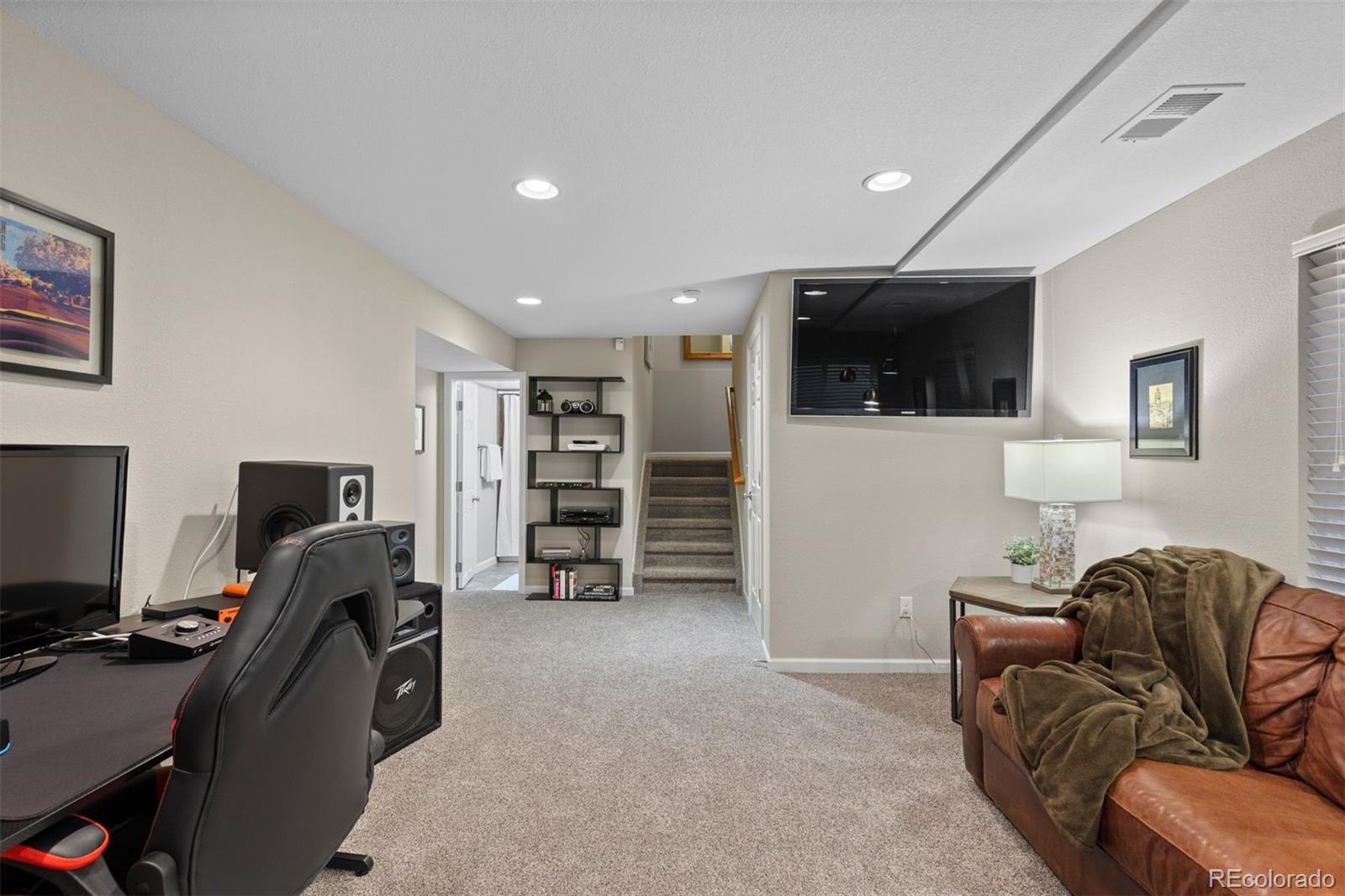 64 S Rosemary Street