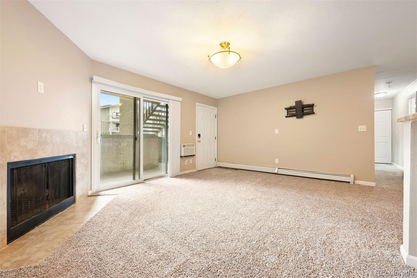 695 Manhattan Drive Unit: 5