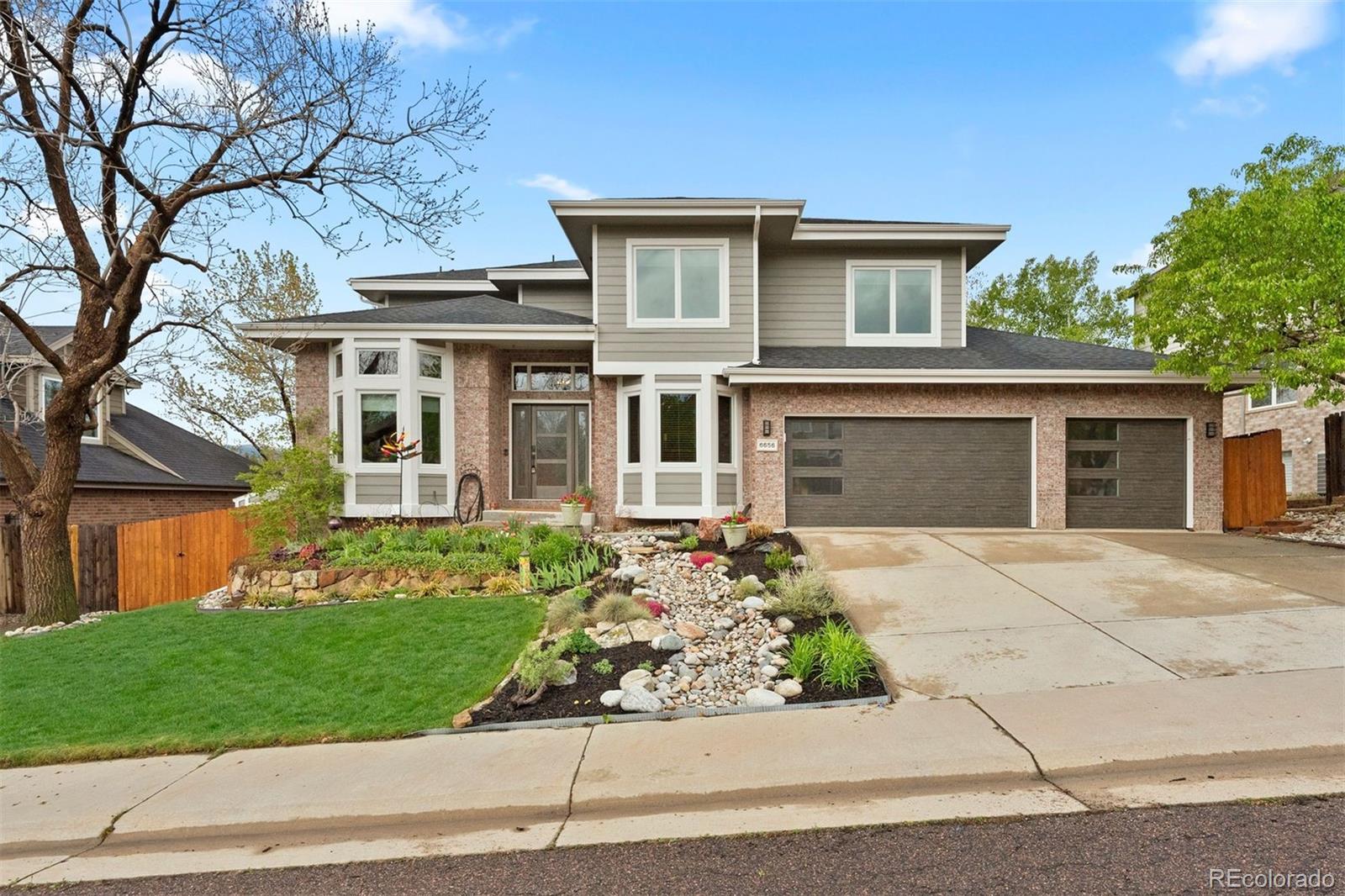 6656 S Oak Circle