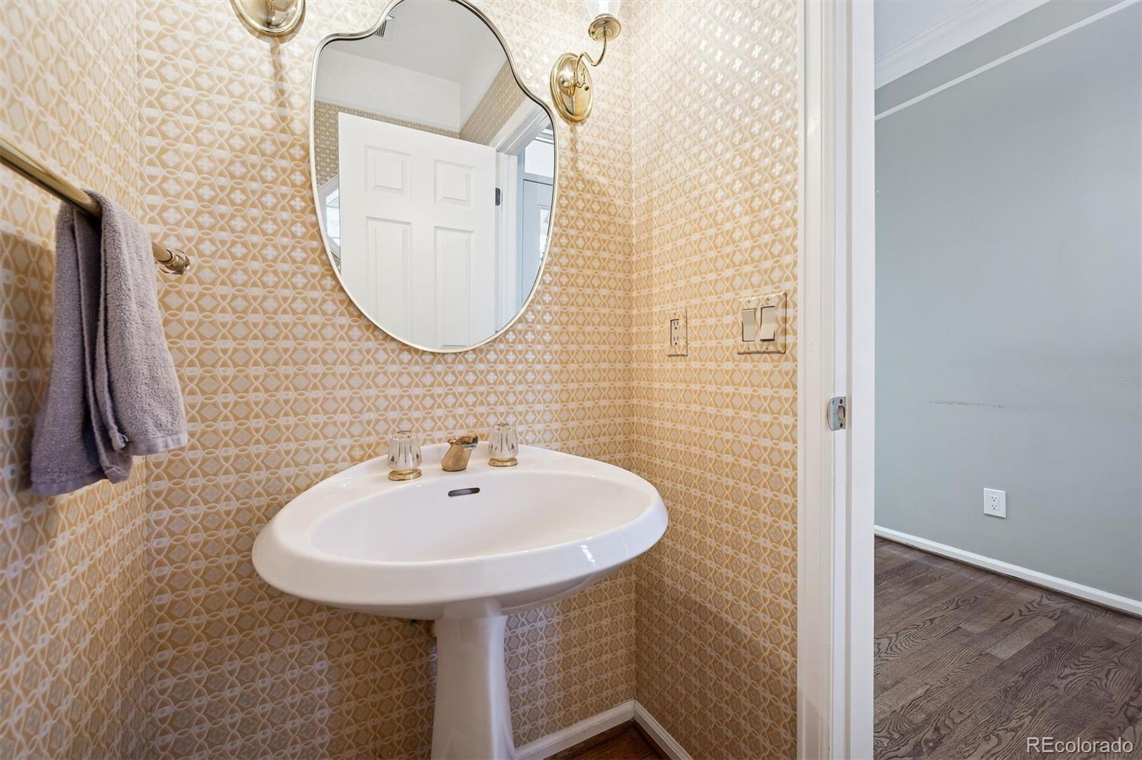 2552 E Alameda Avenue Unit: 96