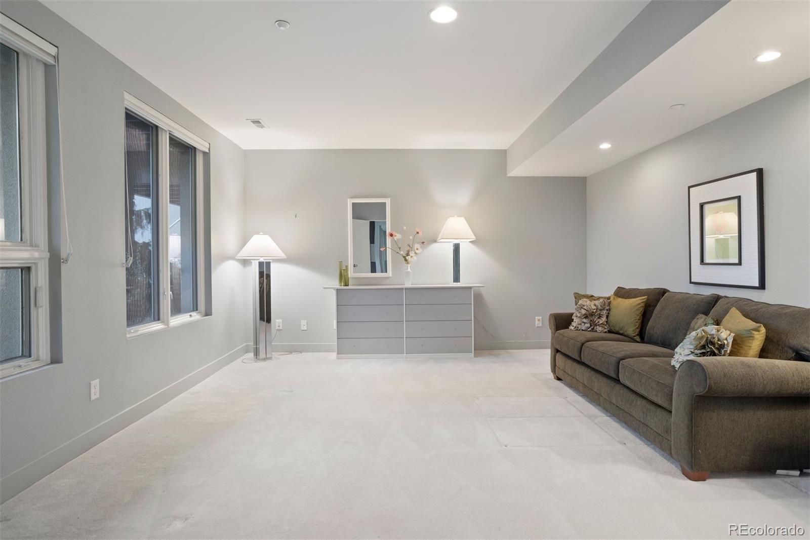 7 Elk Pointe Lane
