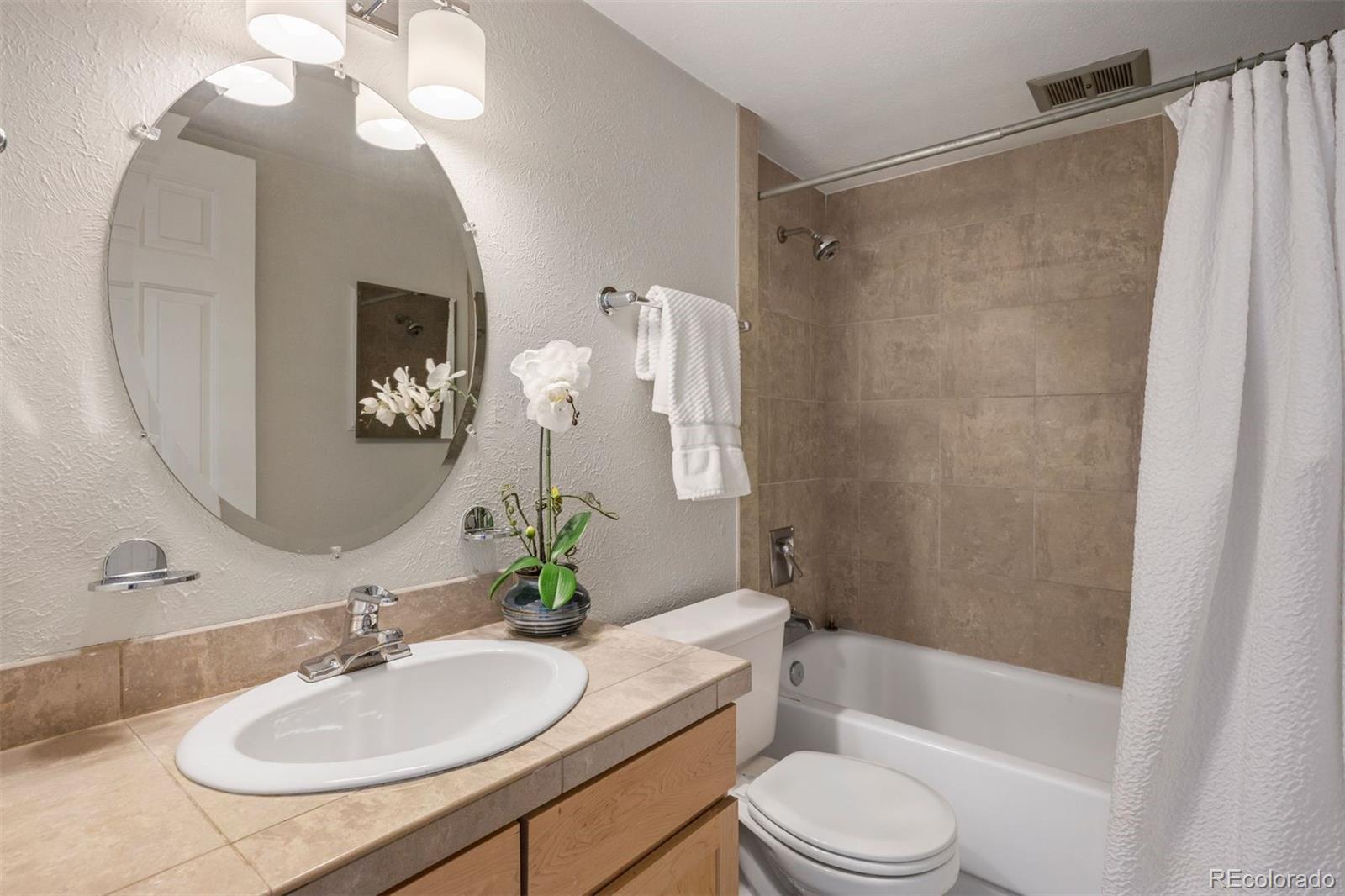 909 N Logan Street Unit: 11A