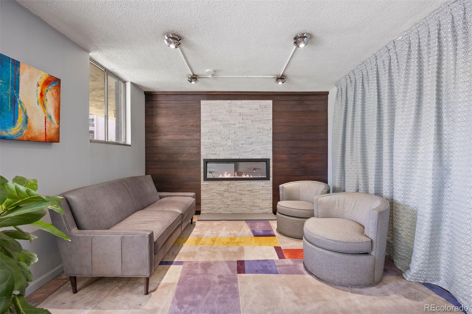 909 N Logan Street Unit: 11A