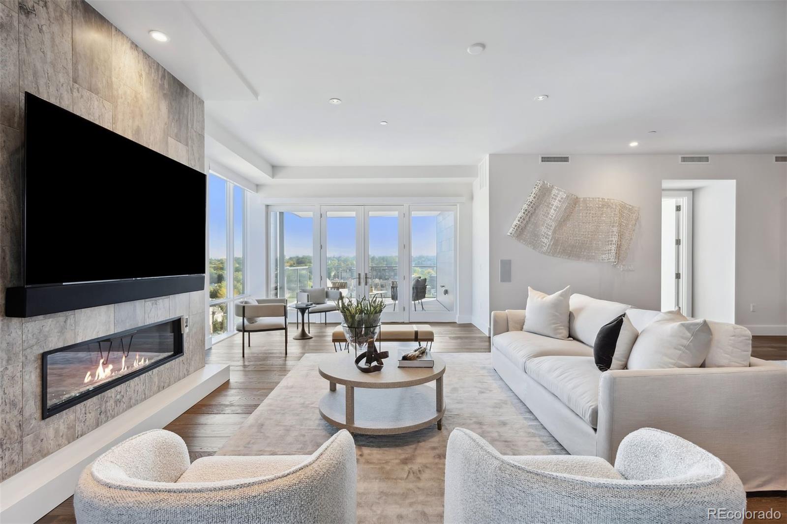 155 Steele Street Unit: 1112