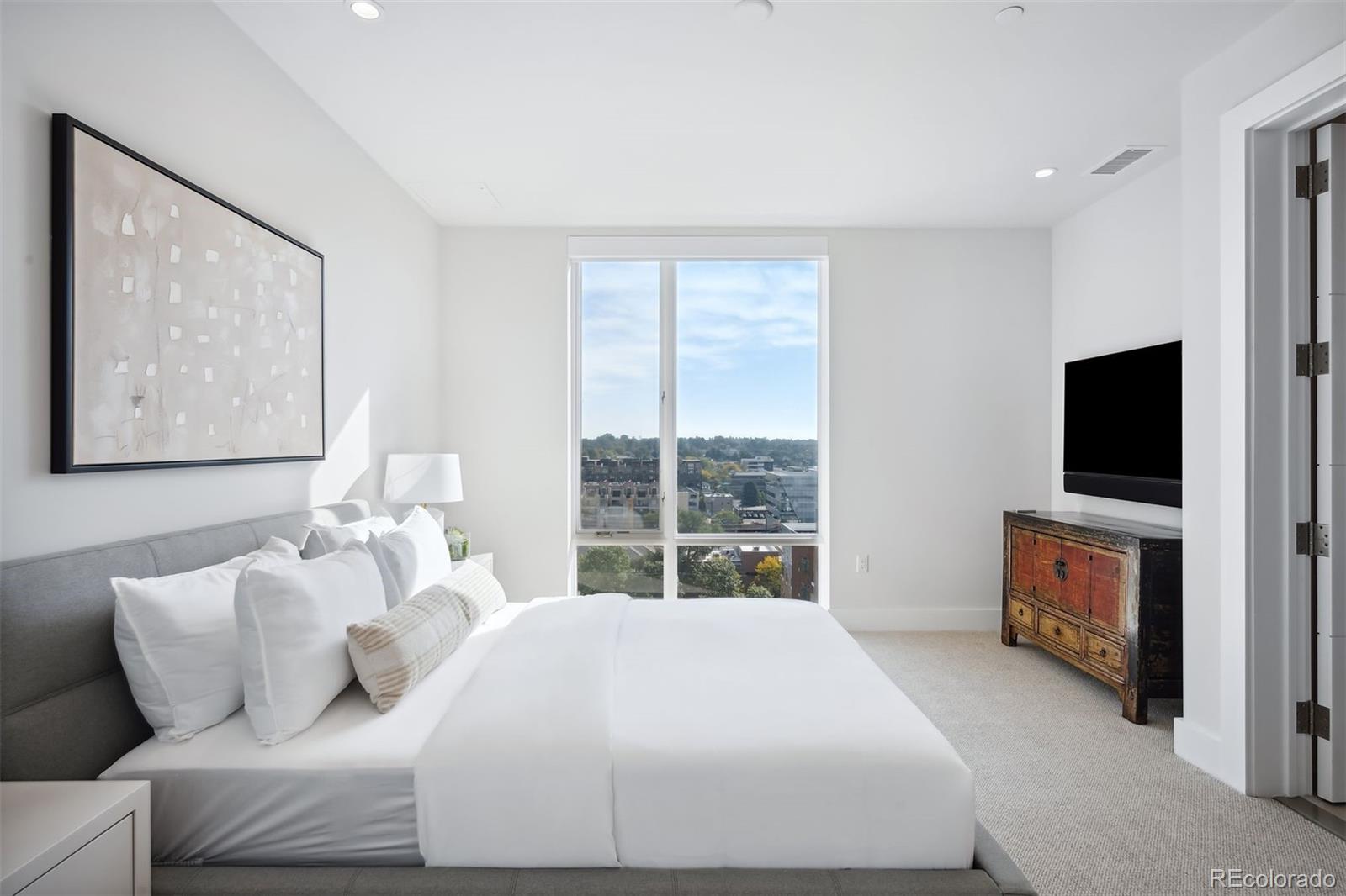 155 Steele Street Unit: 1112