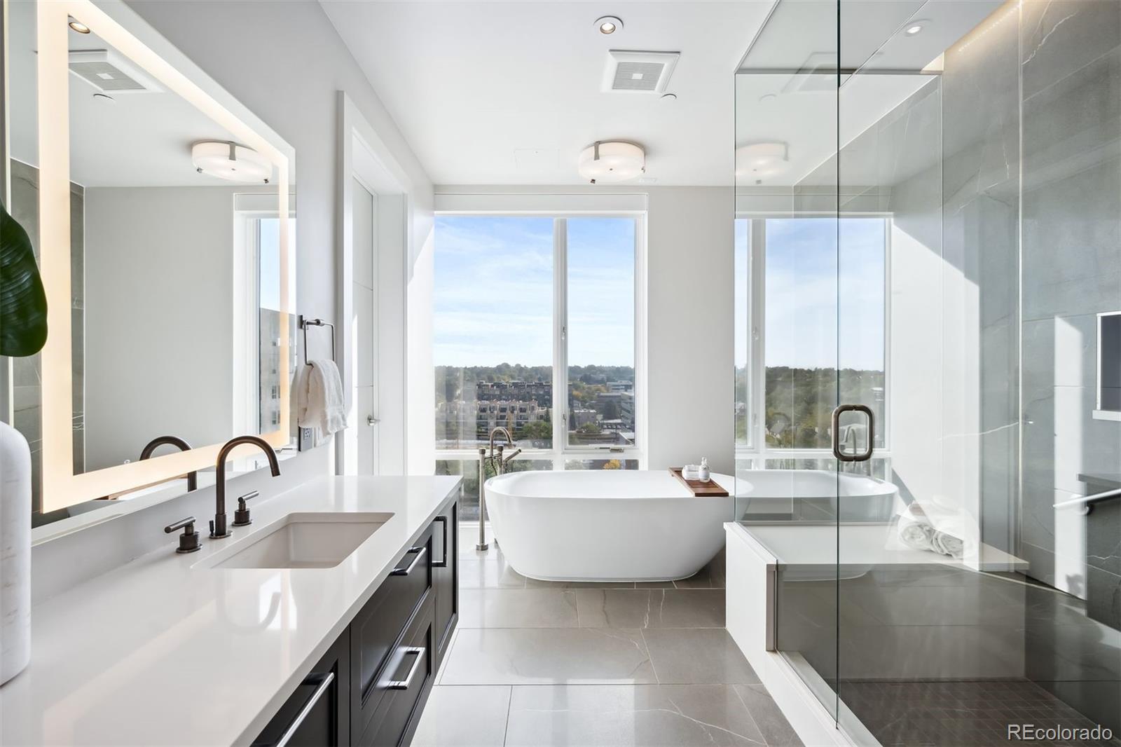 155 Steele Street Unit: 1112