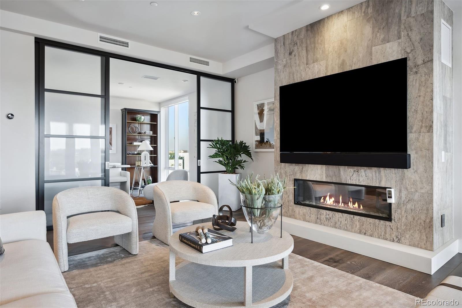155 Steele Street Unit: 1112