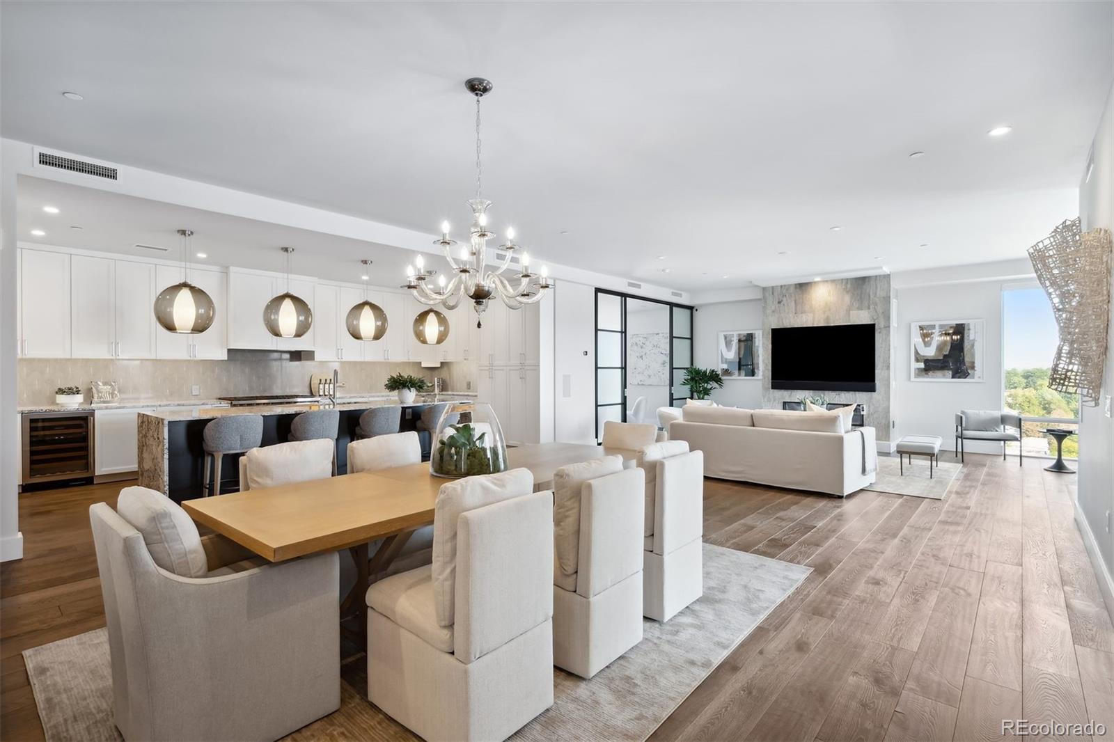 155 Steele Street Unit: 1112