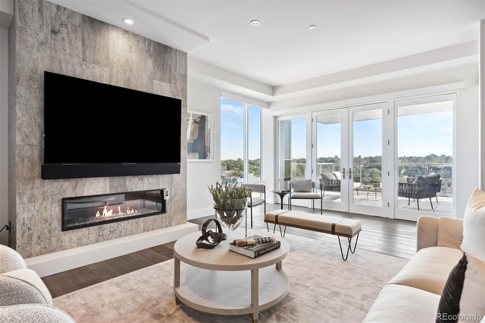 155 Steele Street Unit: 1112