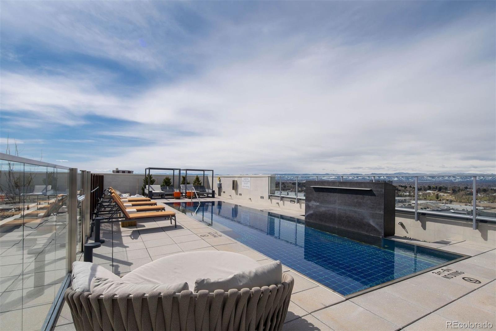 155 Steele Street Unit: 1112
