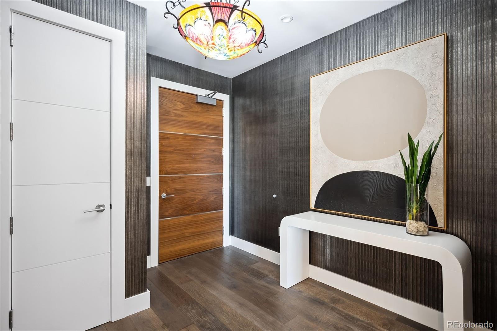 155 Steele Street Unit: 1112
