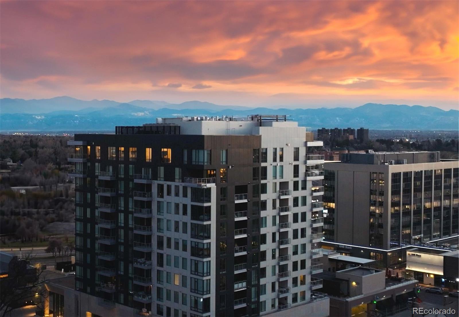 155 Steele Street Unit: 1112