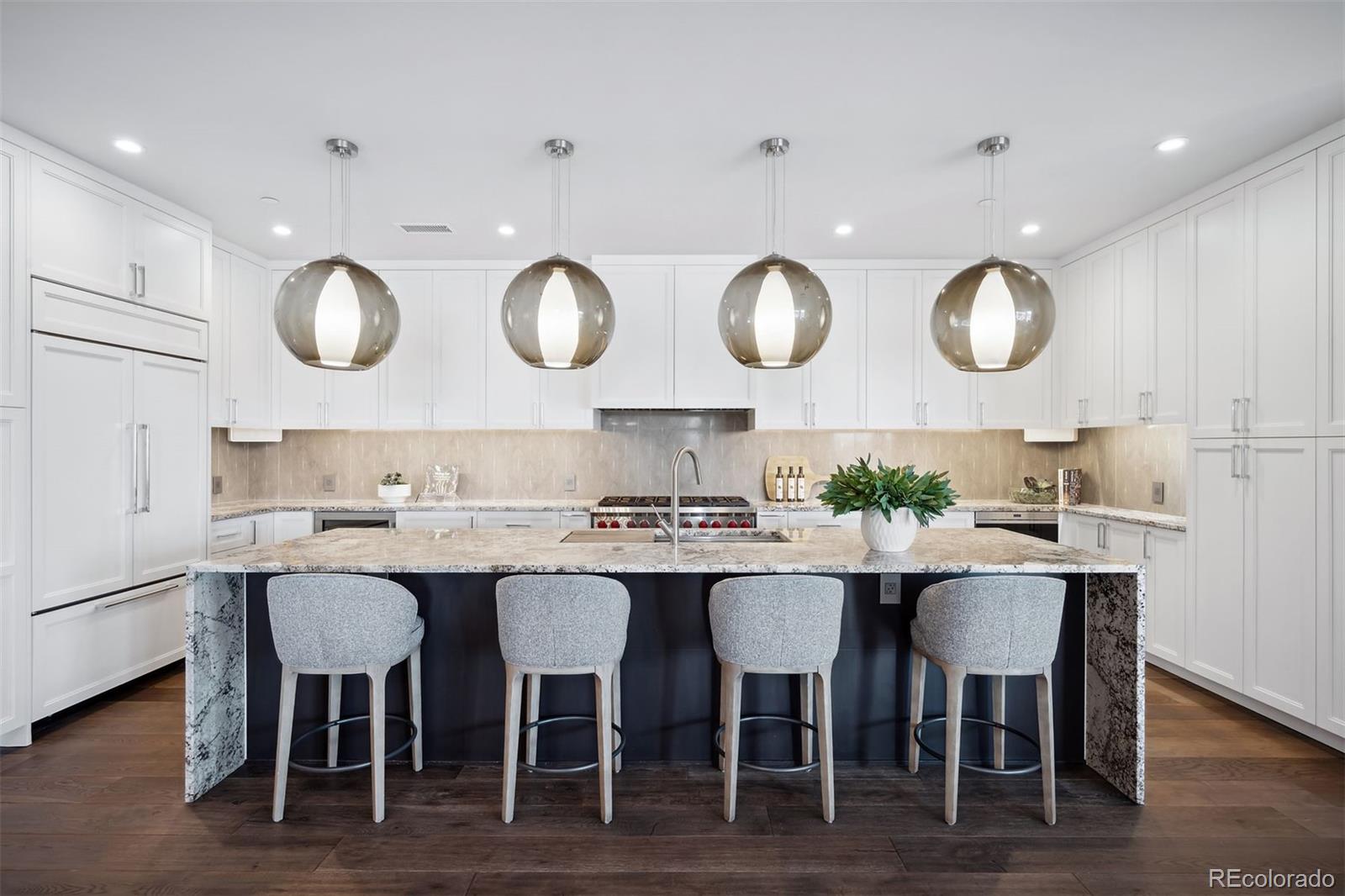 155 Steele Street Unit: 1112