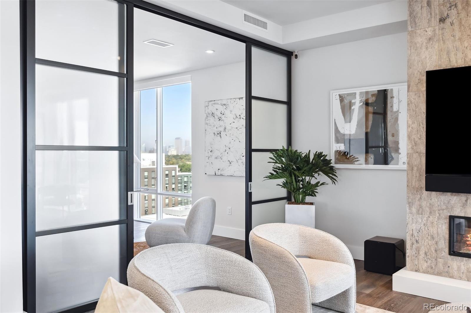 155 Steele Street Unit: 1112